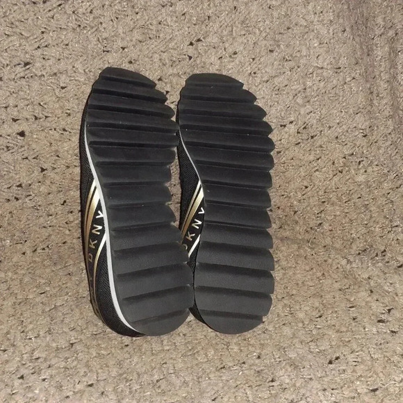 DKNY-Abbi Pull On Sock Sneaker-Air Knit-Black/White/Gold-Sz 9.5-Near Mint - Picture 8 of 8